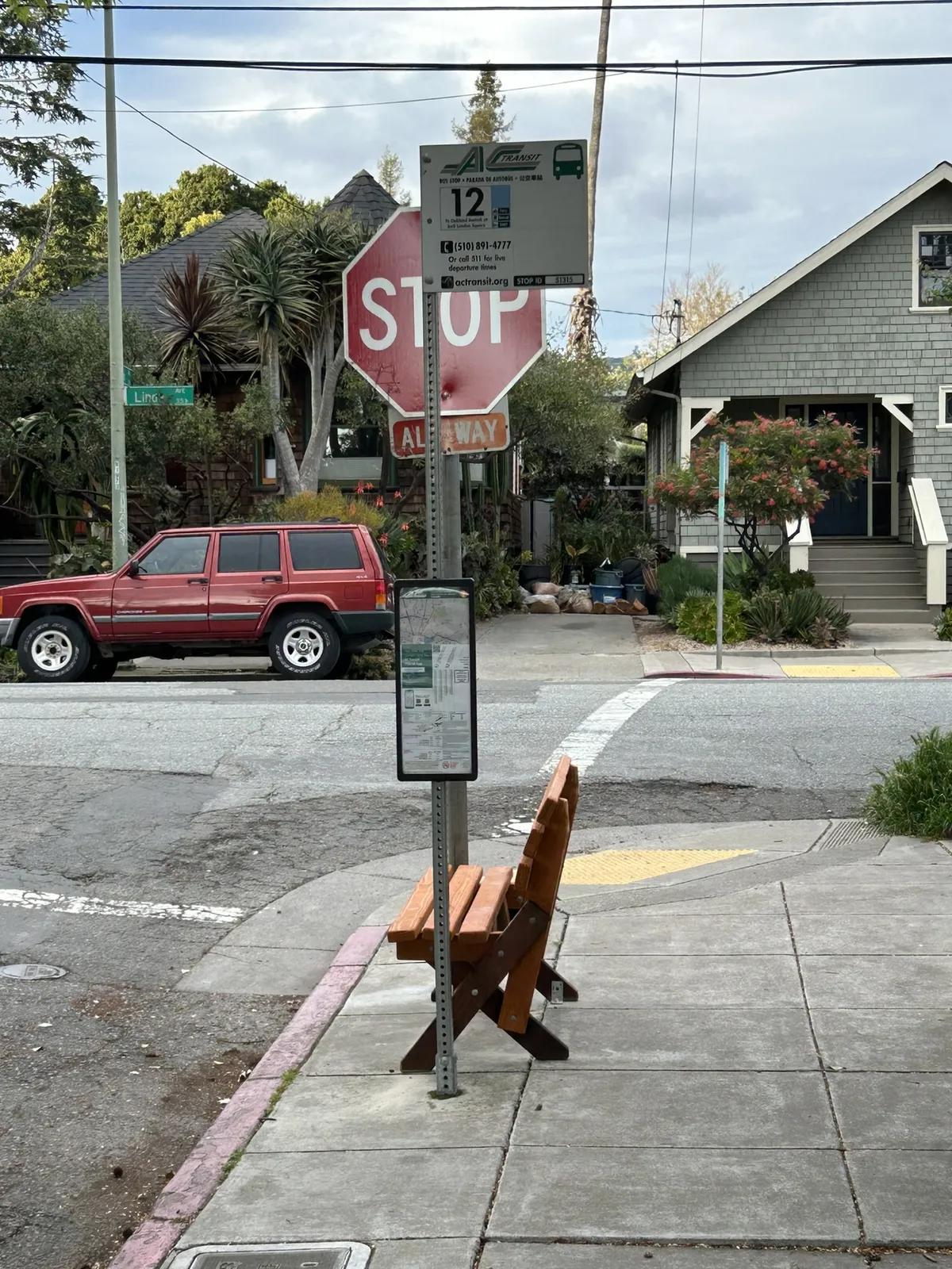 Photo of the bench.