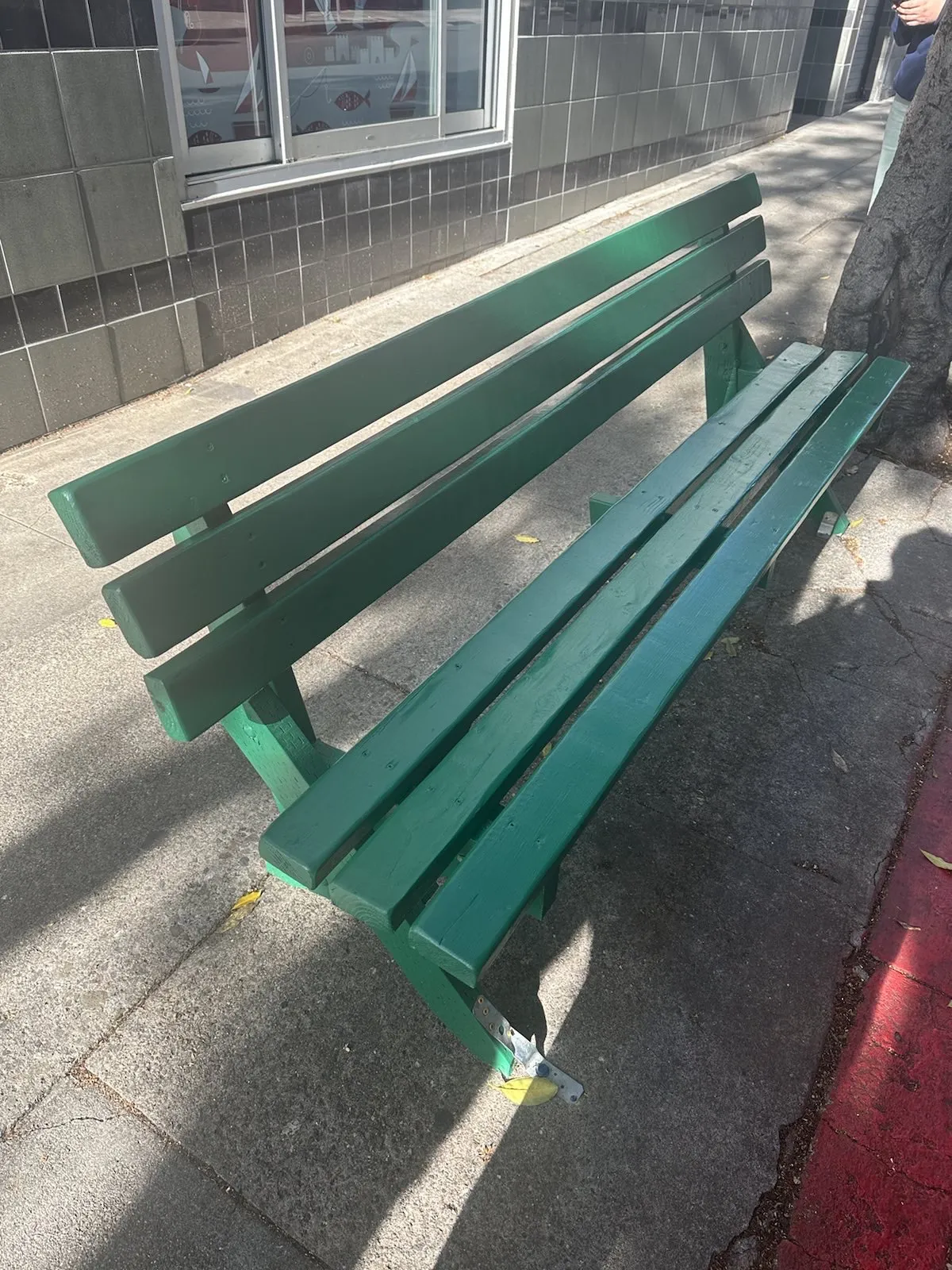 Photo of the bench.